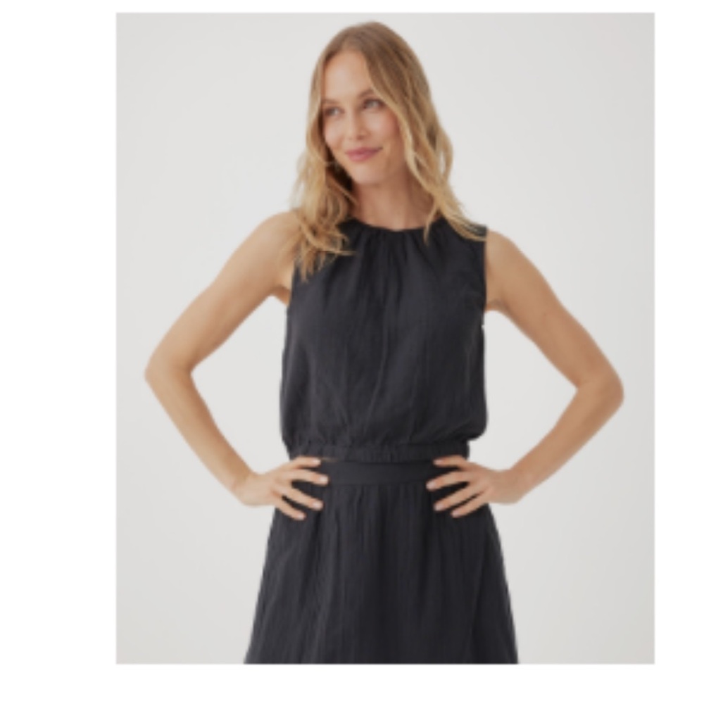 Pact-Women's organic cotton Black Coastal Double Gauze Bubble Hem Top M